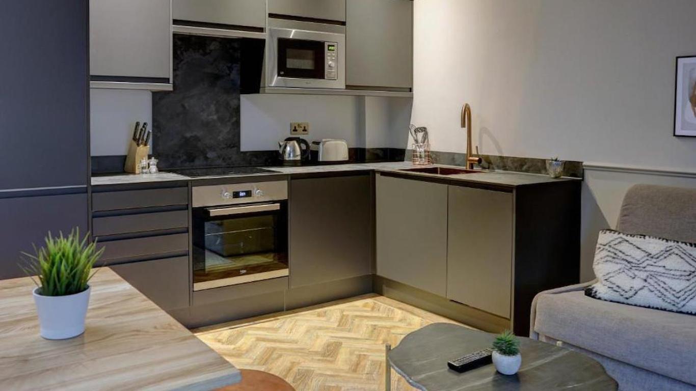 Hy Lytham St Anne'S Aparthotel Lytham St Annes Luaran gambar A kitchen in a serviced apartment